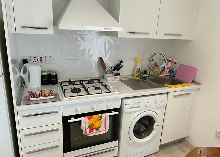 New In The Middle Of Famagusta & Netflix Апартаменты