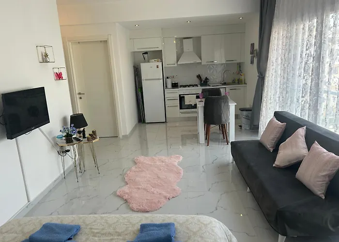 New In The Middle Of Famagusta & Netflix Апартаменты