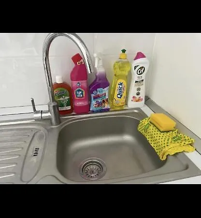 New In The Middle Of Famagusta & Netflix Apartamento